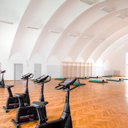 Апартаменти Bialy Dom Констанцін-Єзьорна Екстер'єр фото