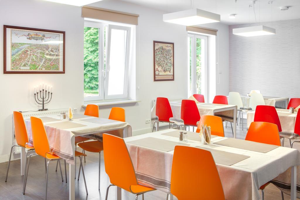 Апартаменти Bialy Dom Констанцін-Єзьорна Екстер'єр фото